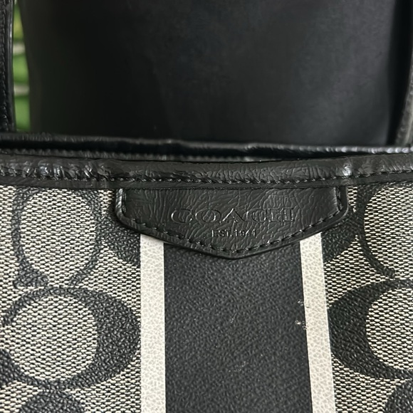 🖤COACH Signature black & gray tote or shoulder bag - Picture 2 of 14